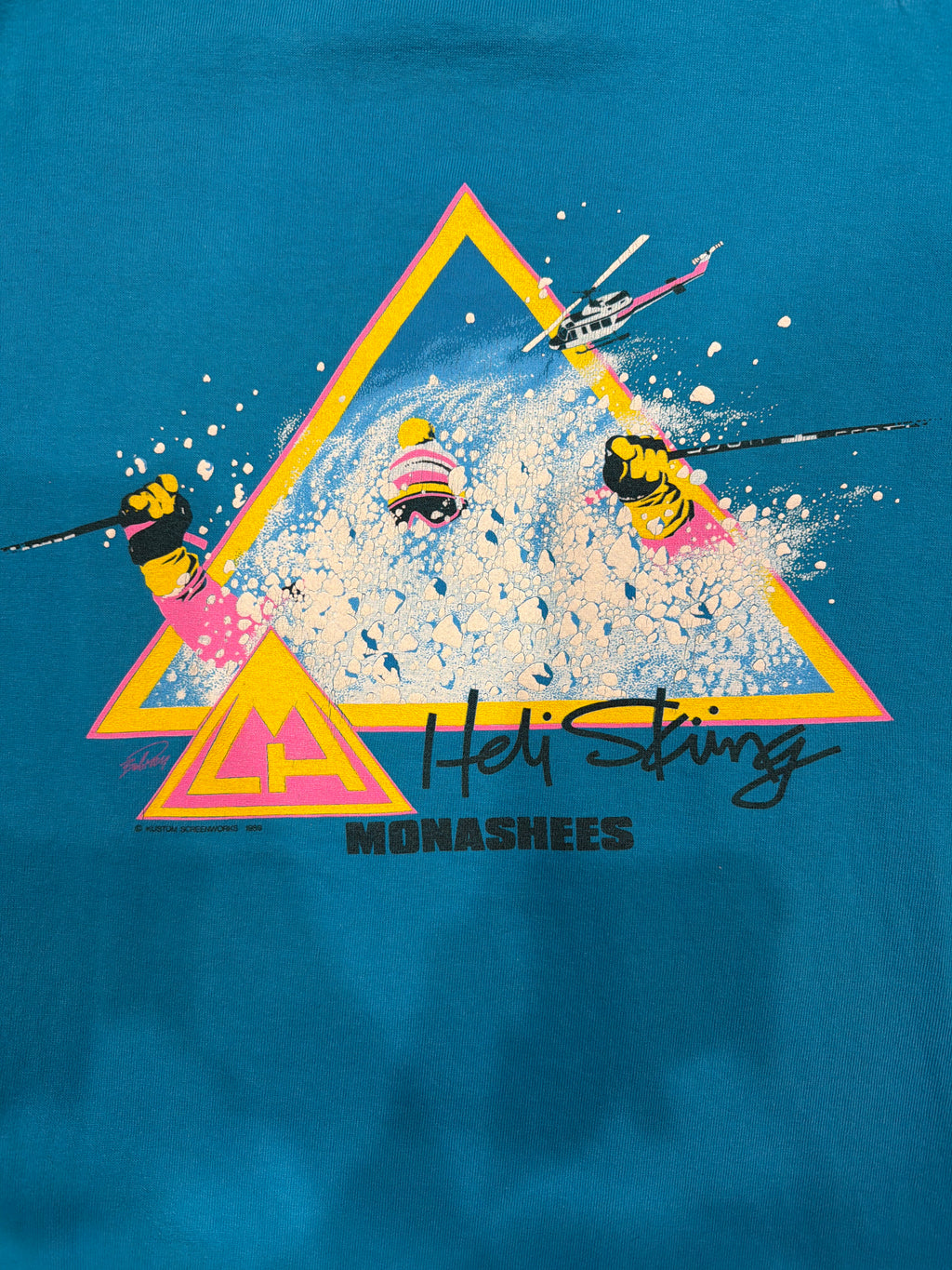 90s CMH Heli Skiing Design Puffed Snow Powder Skier T-Shirt Medium