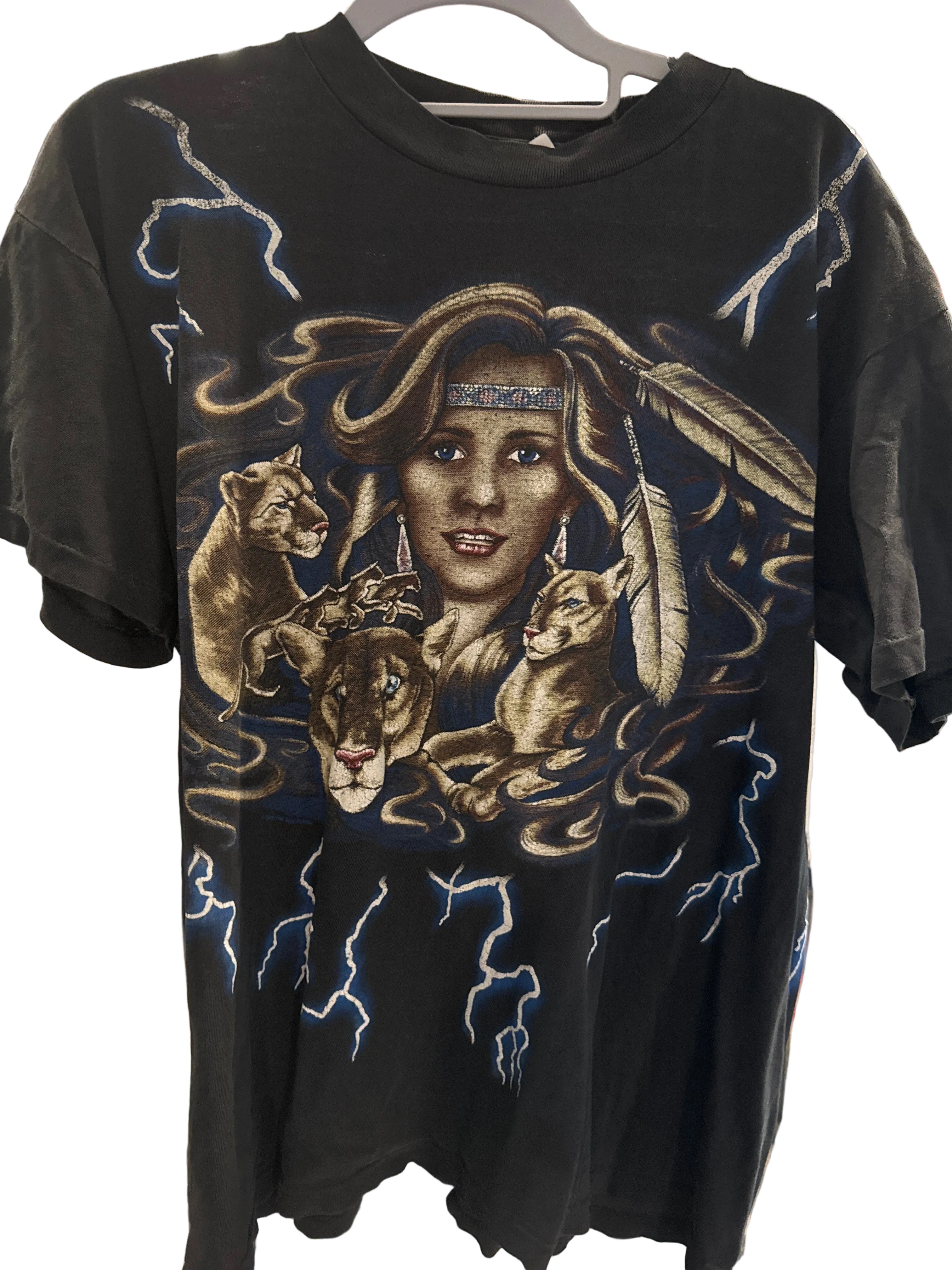 American Thunder Vintage L Woman Native Mountain Lions