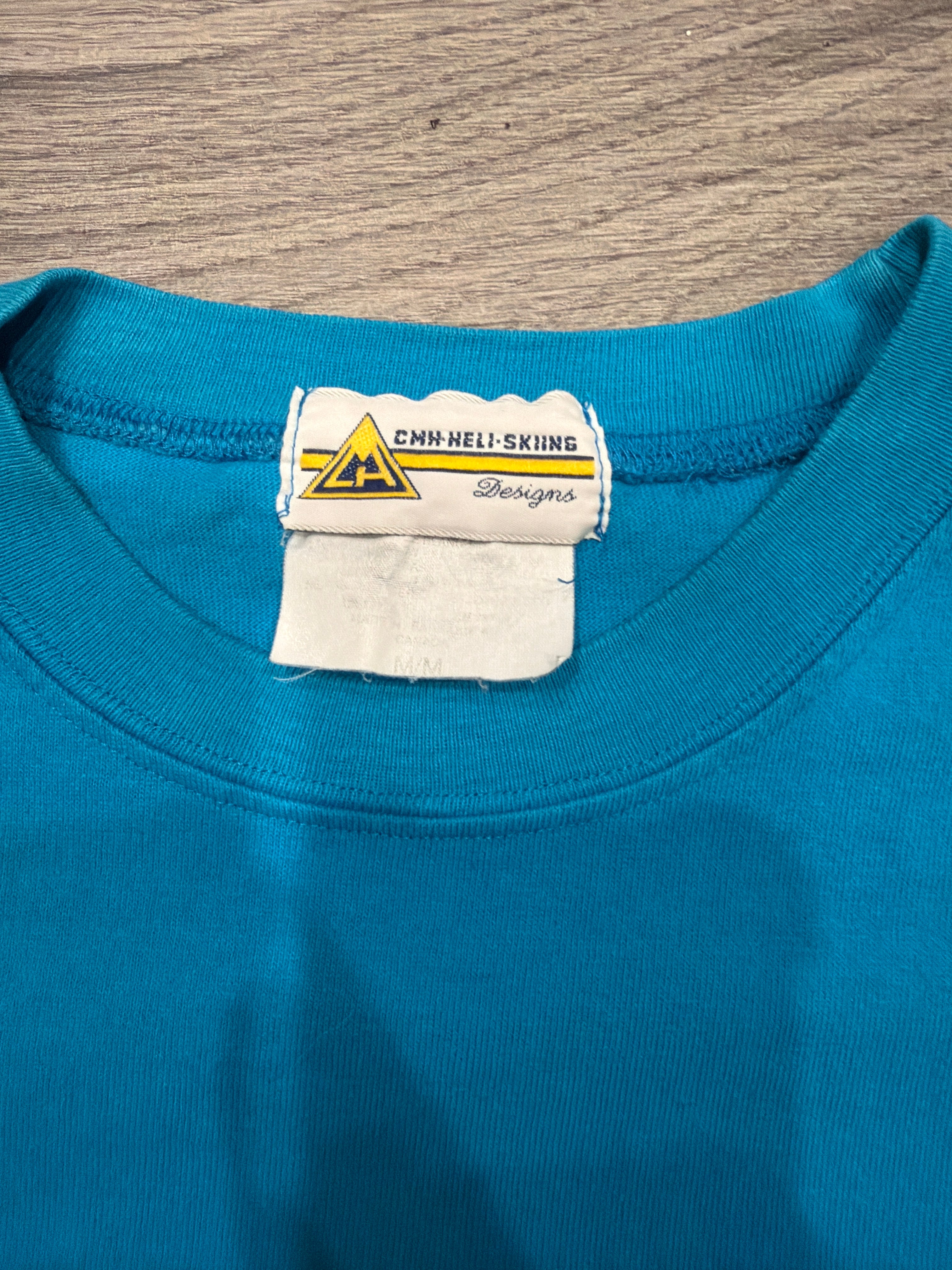 90s CMH Heli Skiing Design Puffed Snow Powder Skier T-Shirt Medium