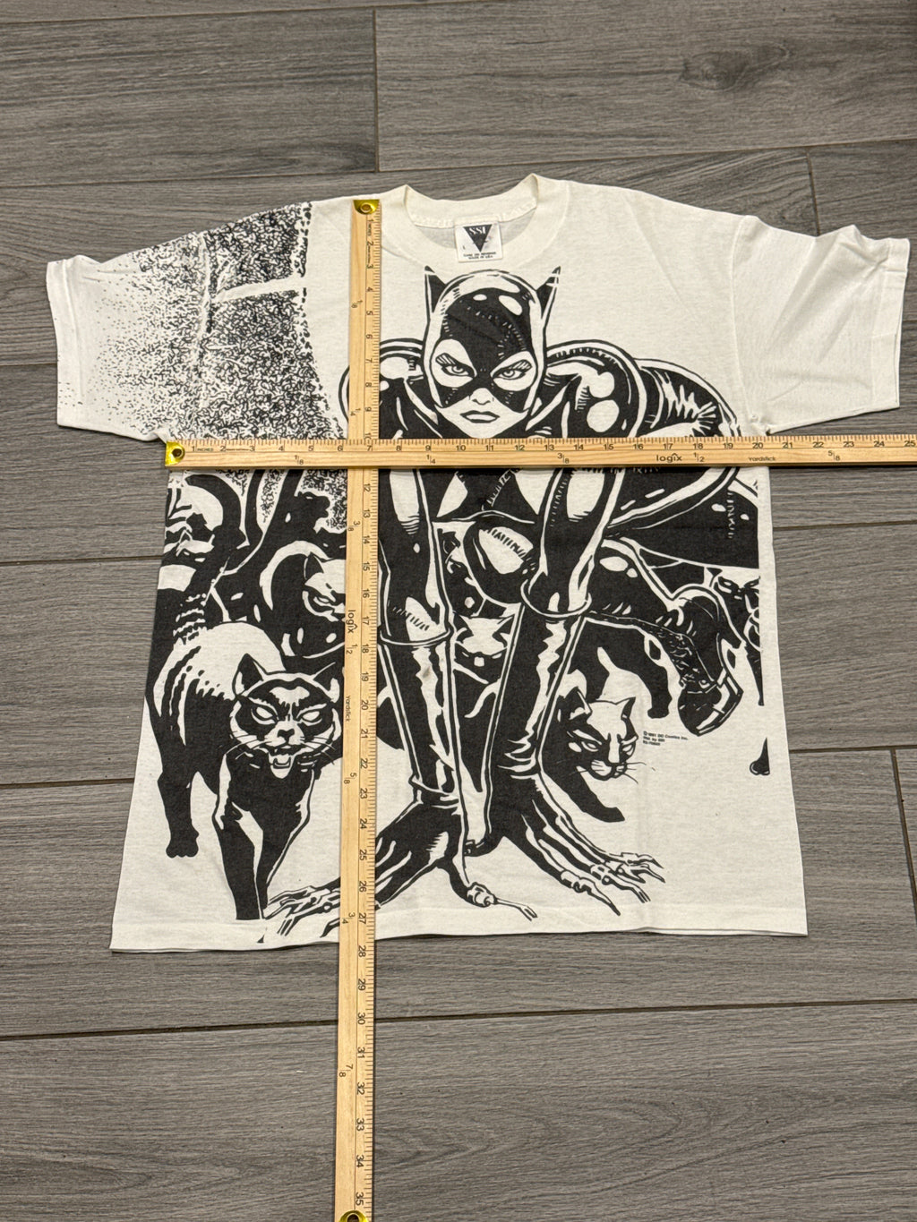 1991 Cat Woman Batman Returns AOP Black/White Catwoman T-Shirt Large