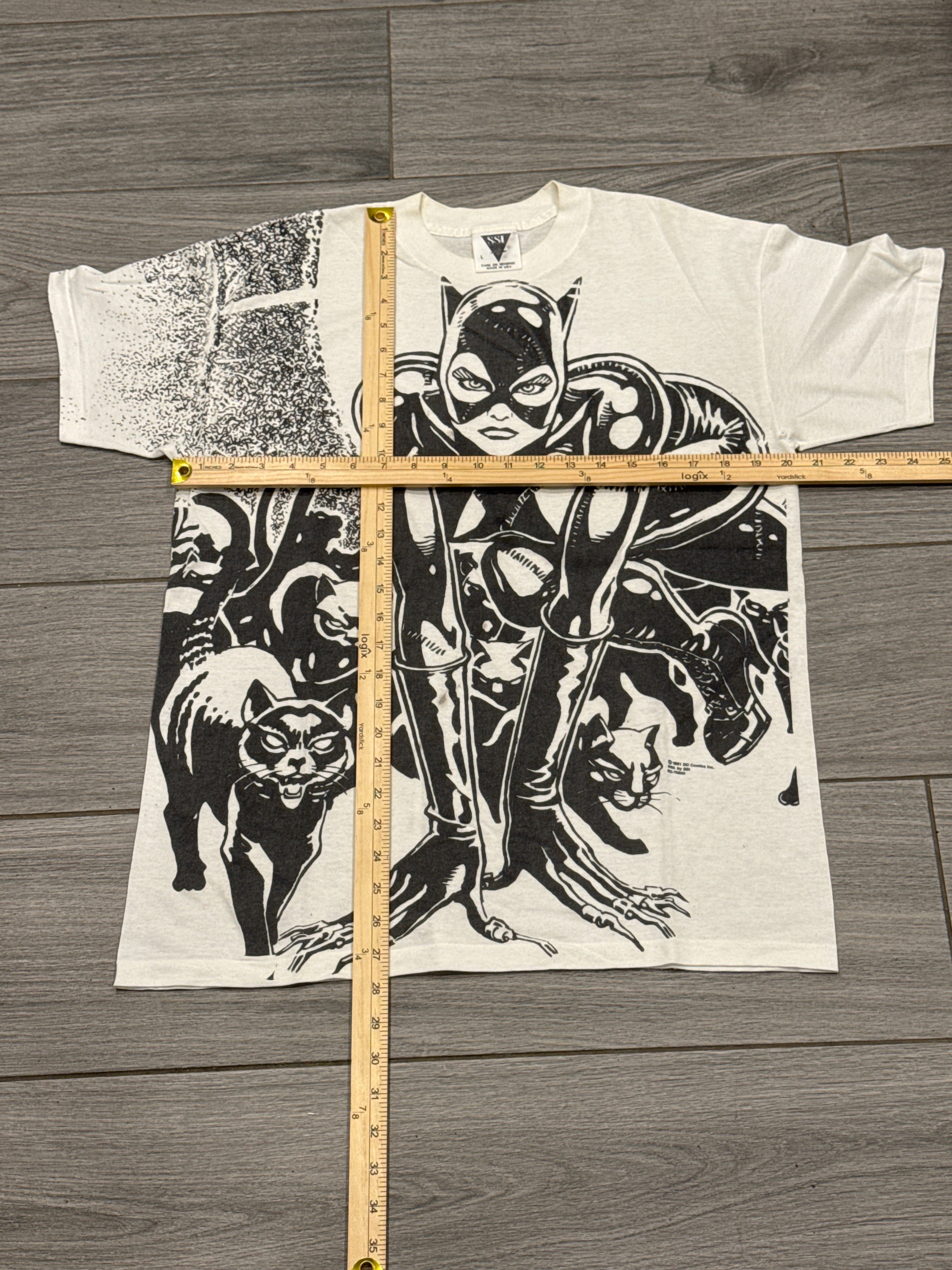1991 Cat Woman Batman Returns AOP Black/White Catwoman T-Shirt Large