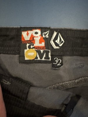 Volcom Gray Chino Shorts (32)