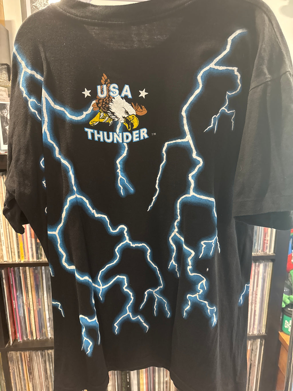 USA American Thunder Wolf Only the Strong Survive L Black Mint