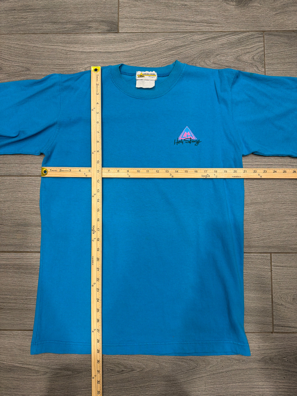 90s CMH Heli Skiing Design Puffed Snow Powder Skier T-Shirt Medium