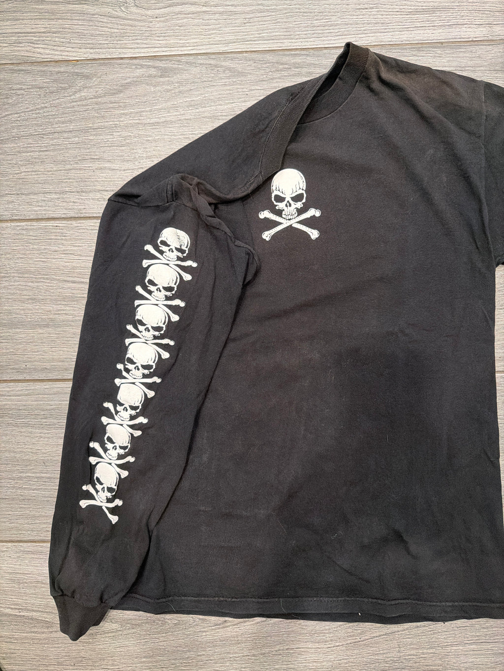 1991 Fashion Victim Skulls Long Sleeve Black/White T-Shirt Large