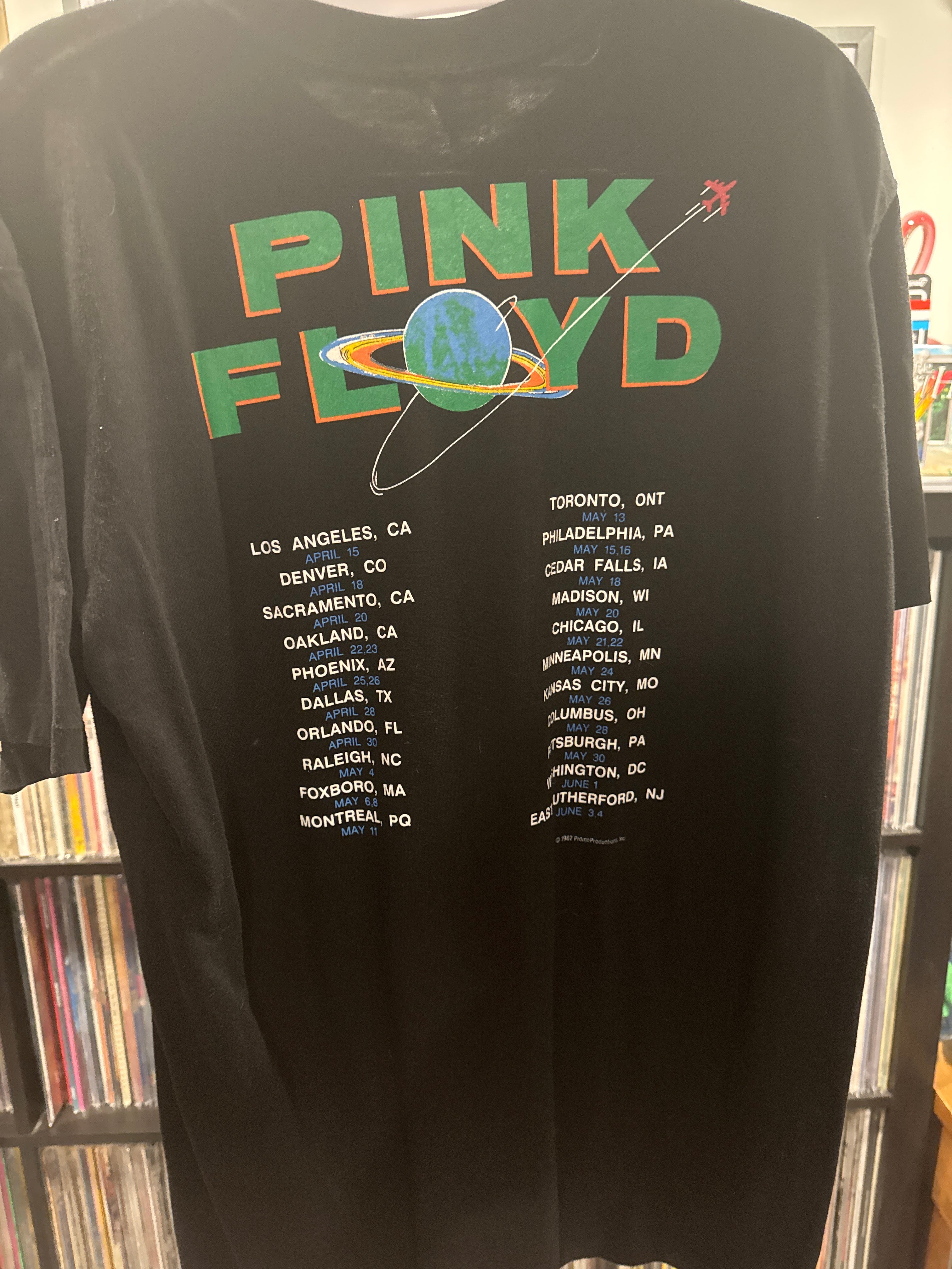 1987 Pink Floyd Dark Side of the Moon Tour XL Black Prism Dates Back