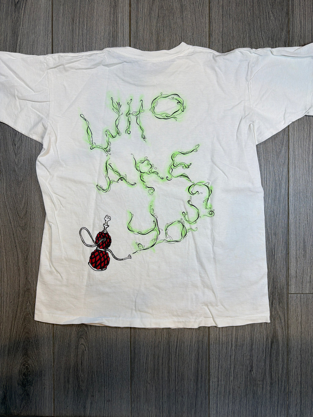 Alice in Wonderland 90s Andazia 'Who Are You?' White T-Shirt Large