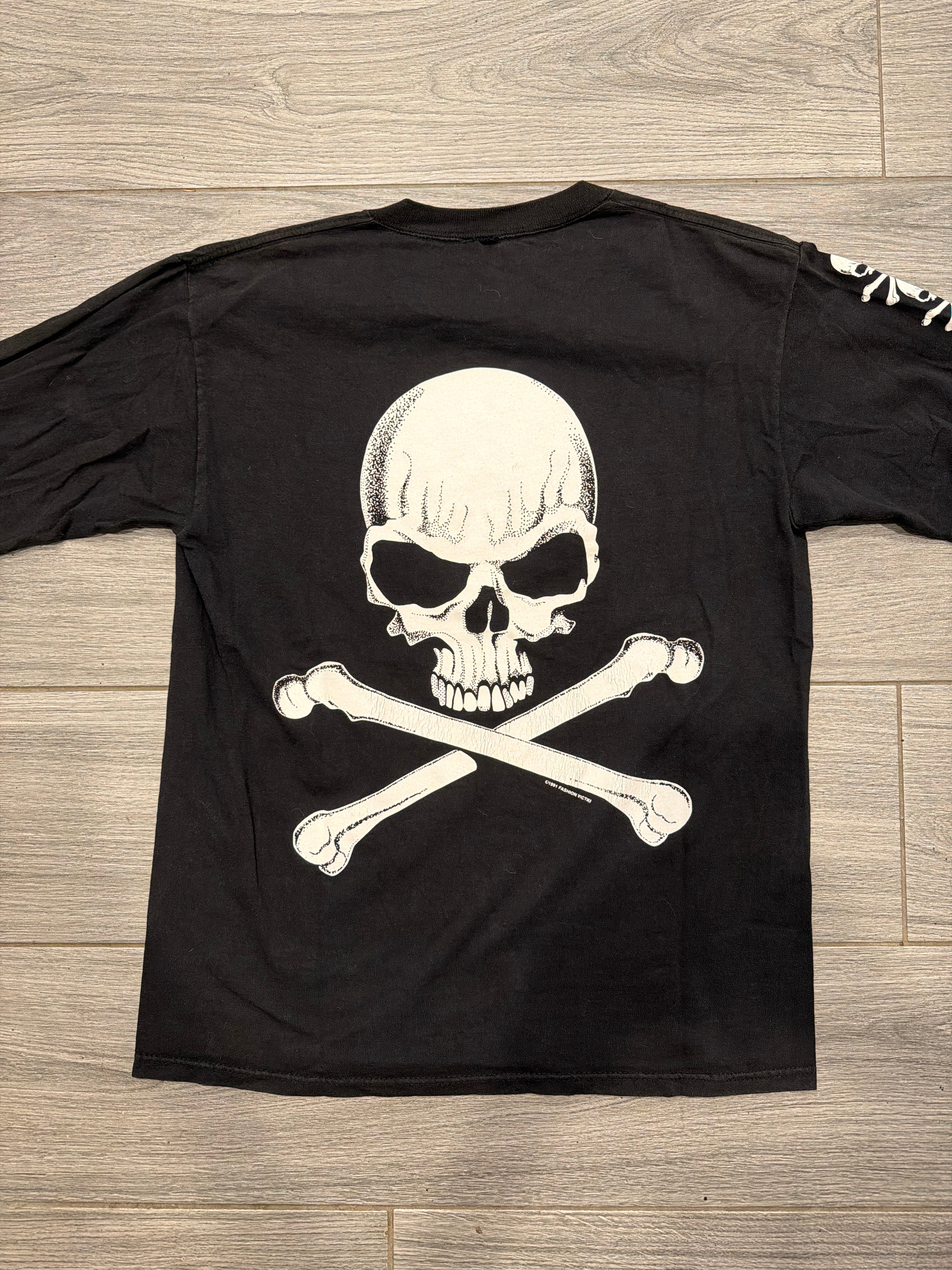 1991 Fashion Victim Skulls Long Sleeve Black/White T-Shirt Large