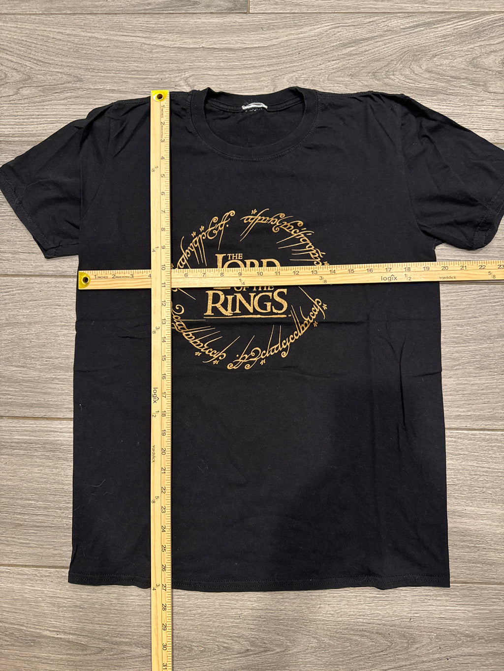 00s Lord of The Rings Movie Promo Black and Gold T-Shirt Medium