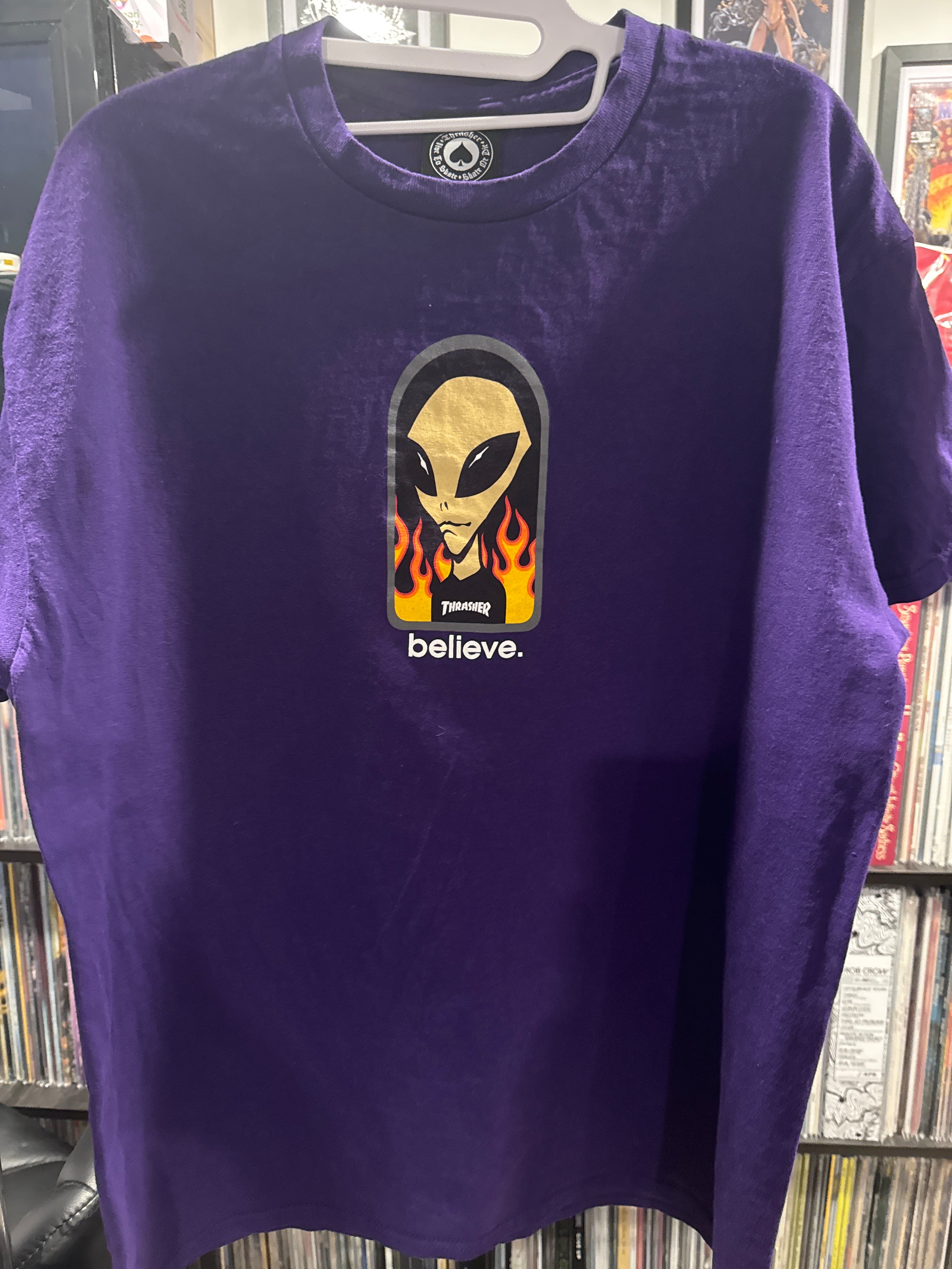 Thrasher Skate Alien Purple Believe  L T-Shirt