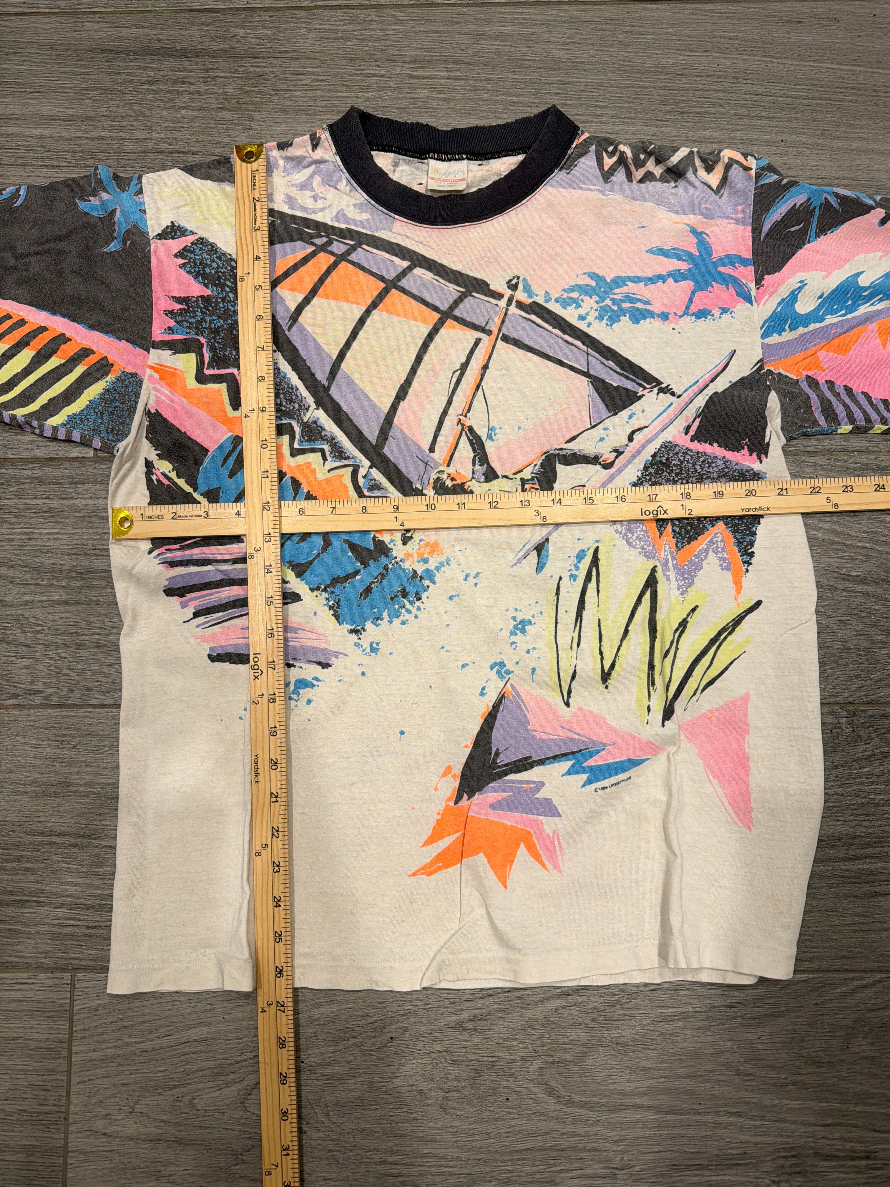 1989 AOP Surf Thrashed Neon Kite T-Shirt Large