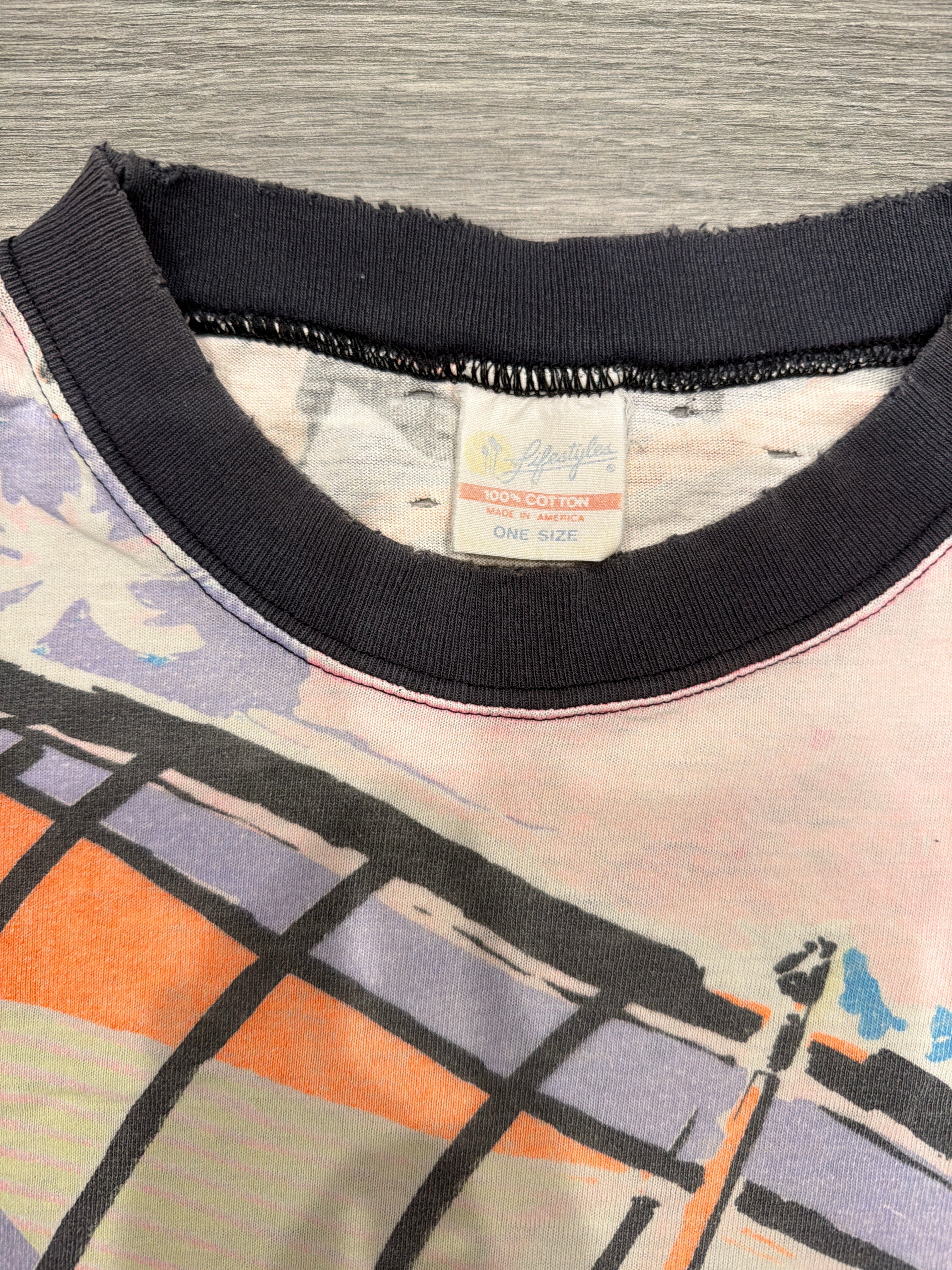 1989 AOP Surf Thrashed Neon Kite T-Shirt Large