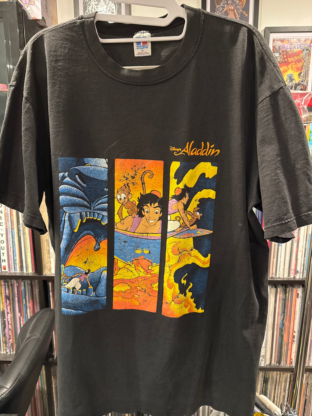 90s Disney Aladdin Worn Cave of Wonders Movie Promo T Shirt XL