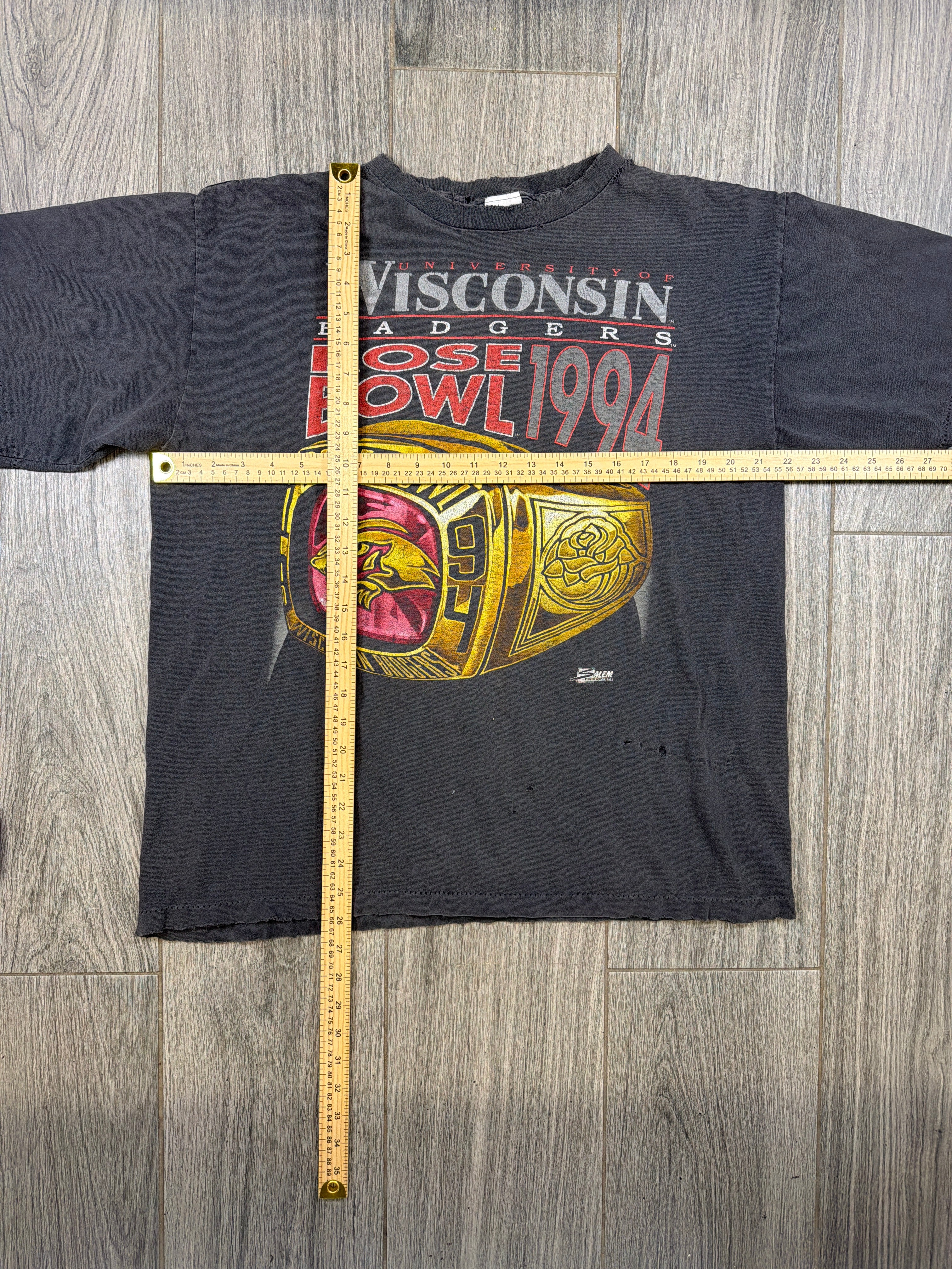 Wisconsin Badgers 1994 Rose Bowl Football NCAA Distressed Black T-Shirt Large