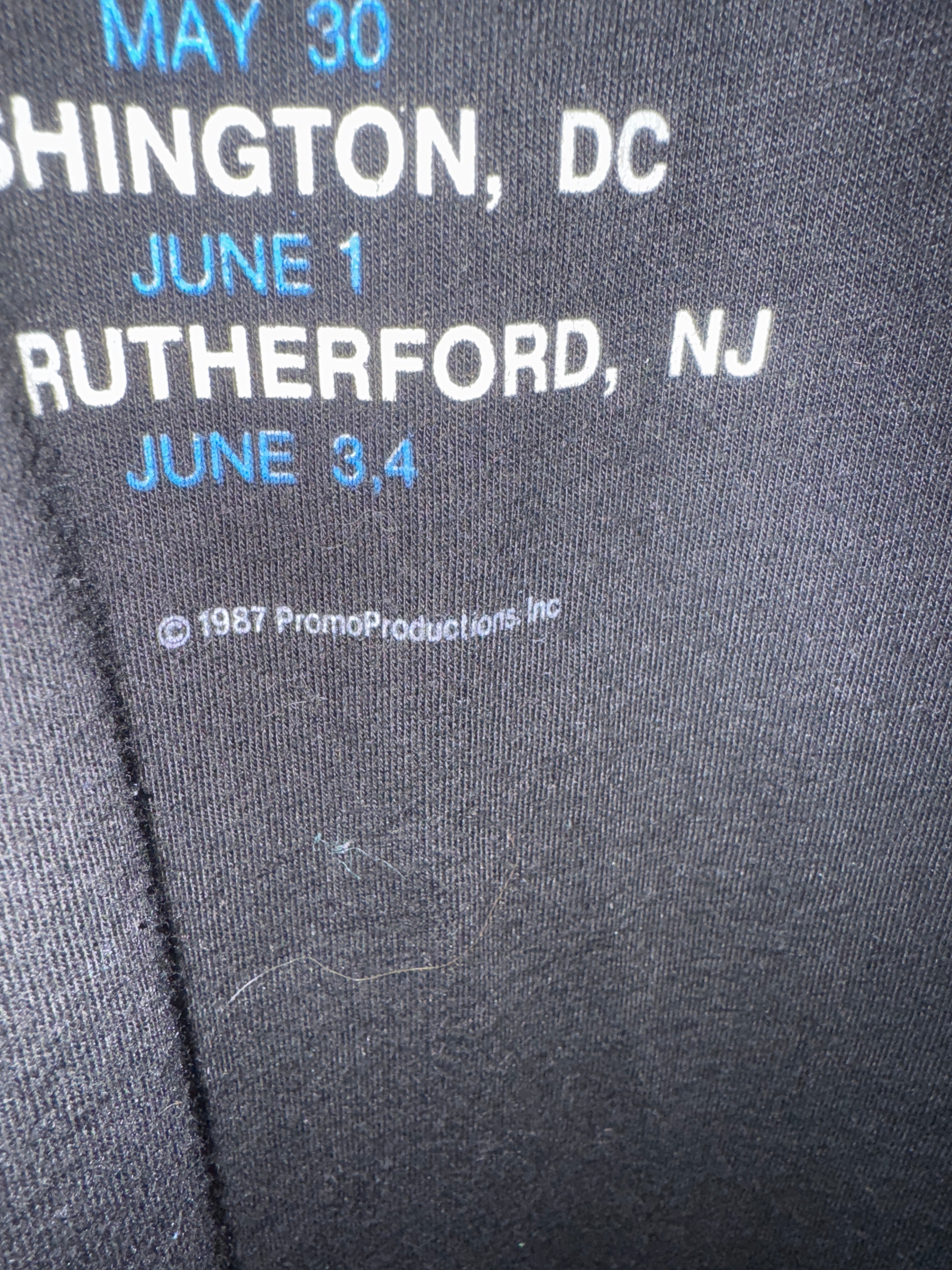 1987 Pink Floyd Dark Side of the Moon Tour XL Black Prism Dates Back