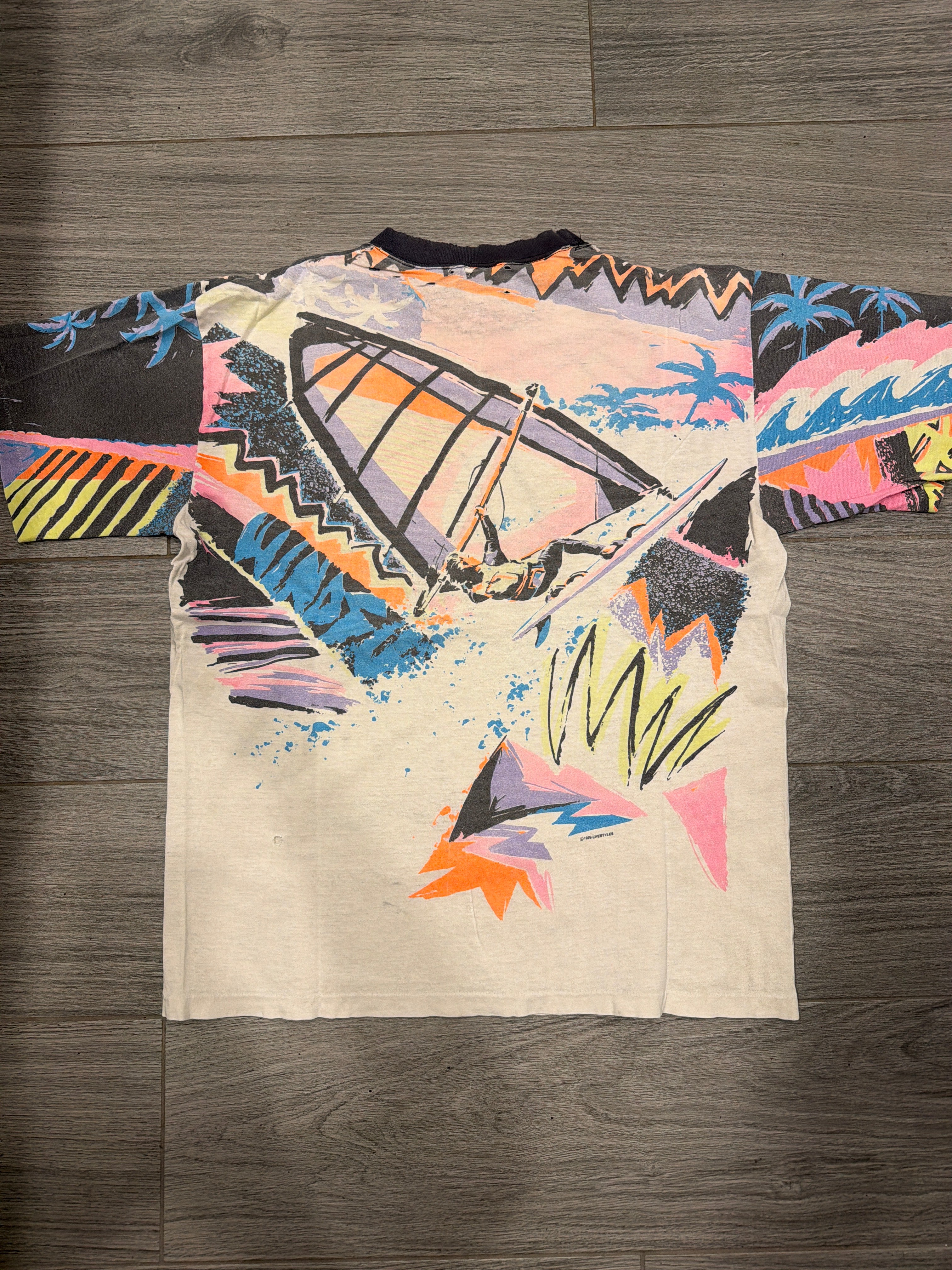 1989 AOP Surf Thrashed Neon Kite T-Shirt Large